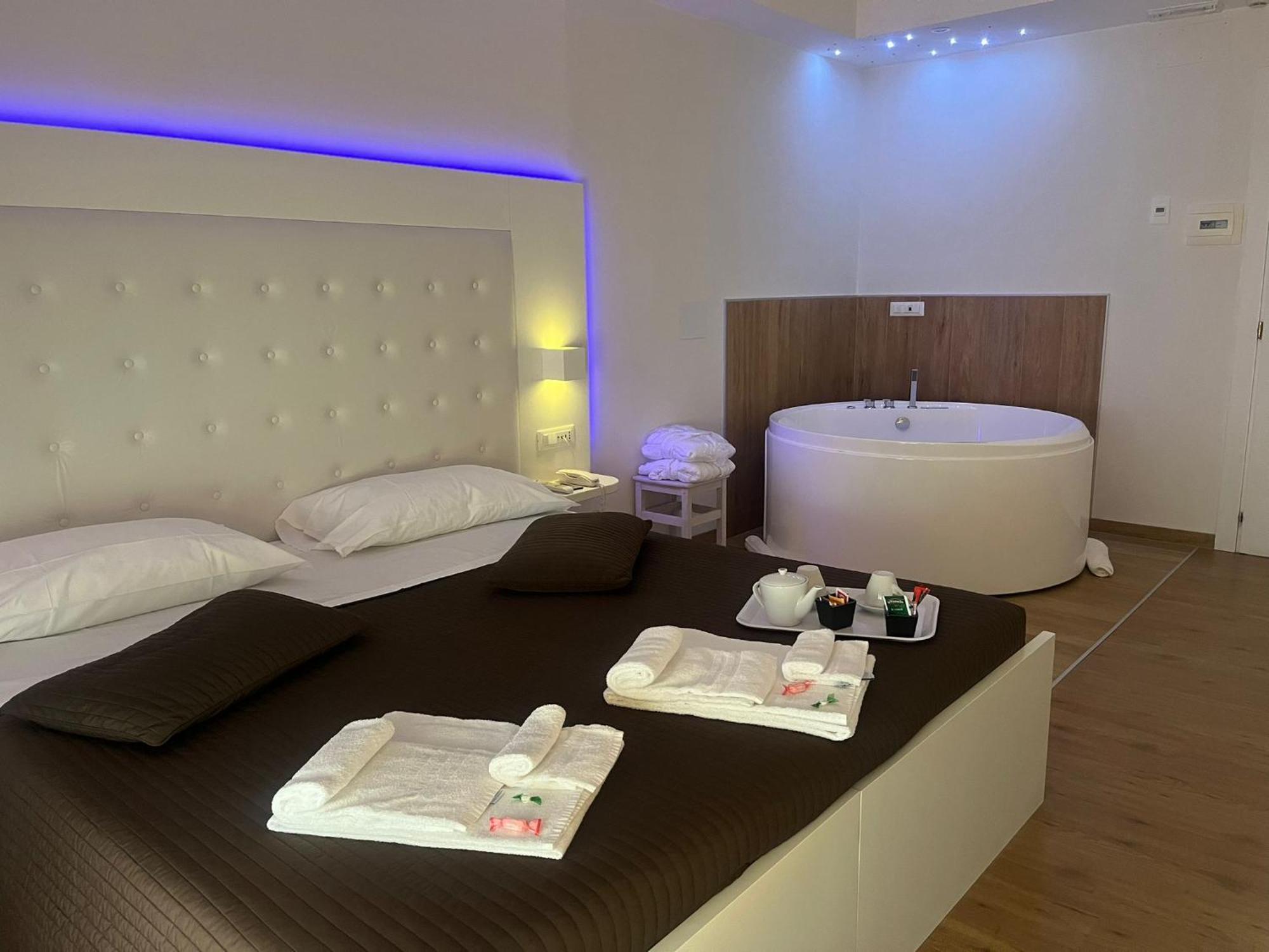 Boutique Hotel E Spa Citta Bianca Pescara Eksteriør billede
